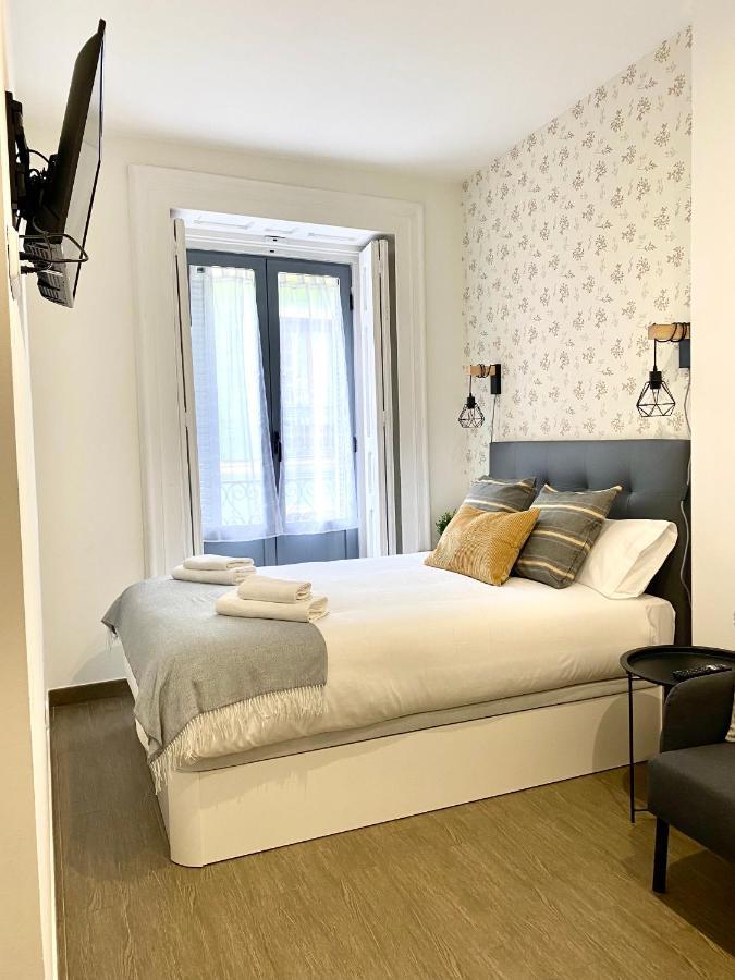 Apartamentos Fuencarral Madrid Exterior photo